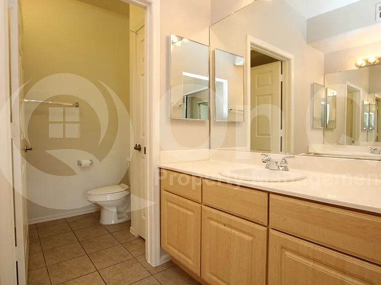 420 W 1st St #222 — Photo 12