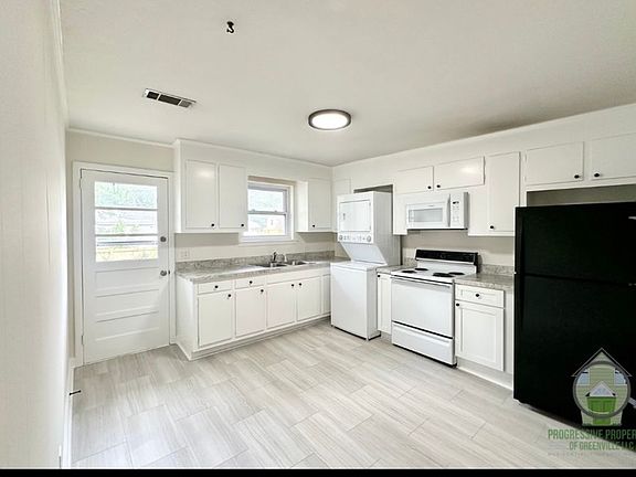 2nd image of 125 A White Oak Dr