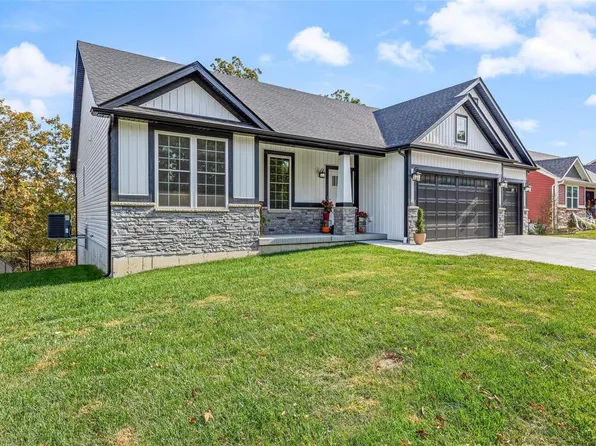 1742 Scenic Dr, Festus, MO 63028