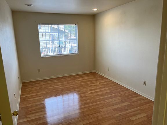 4th image of 471 S Arcade Dr #471