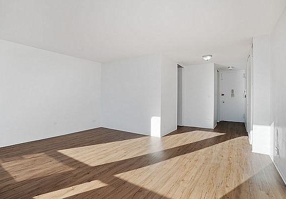 4th image of 333 E 30th St APT 12E