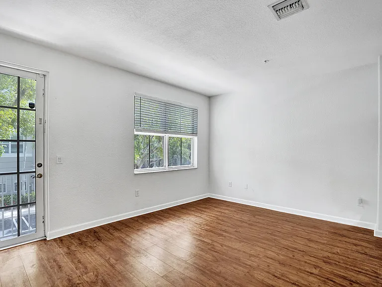 3911 Shoma Dr — Photo 3