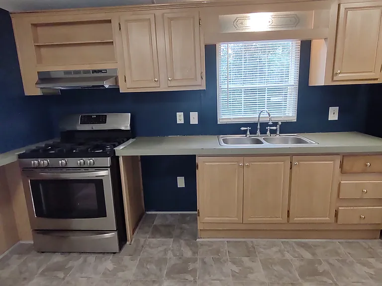 8685 Green Meadows Ln — Photo 2