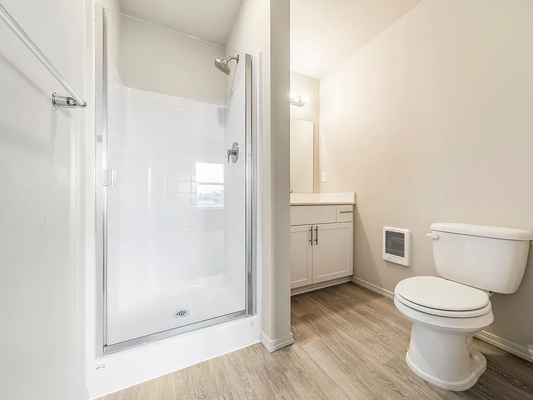 Leasing Special: $500 off 1 Month's Rent plus $1000 Standard Security Deposit! — Photo 24