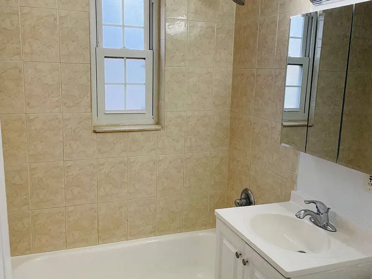 12 Valentine Ave #4 — Photo 7