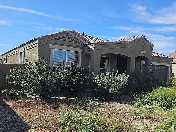 3rd image of 38005 W Montserrat St
