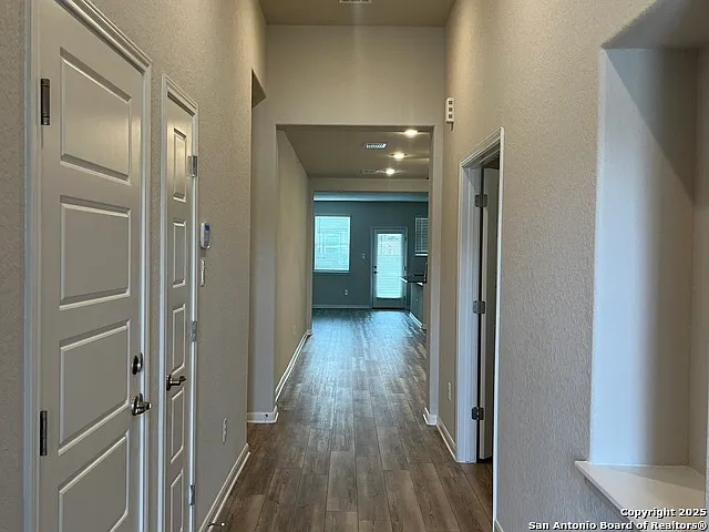 4 bed, 3.0 bath, 2107 sqft, $2,450 — Photo 2