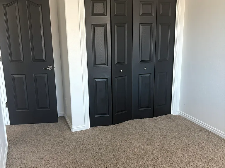 884 Liberty Ln — Photo 17