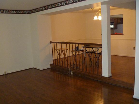 3rd image of 7953 Parkland Pl