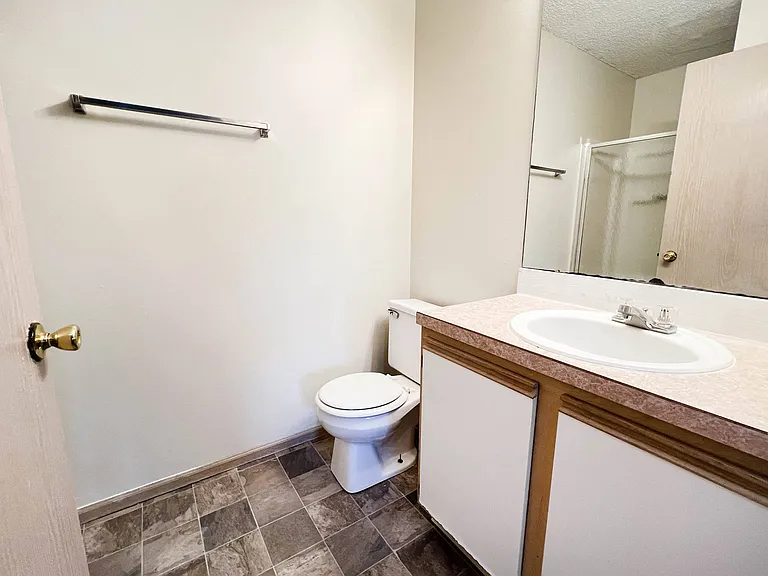 Eagle Crest Apartments — Photo 56