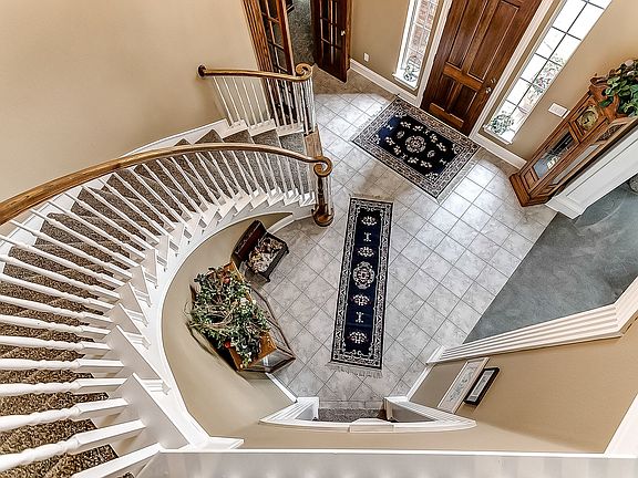 2nd image of 6105 Wildwood Dr