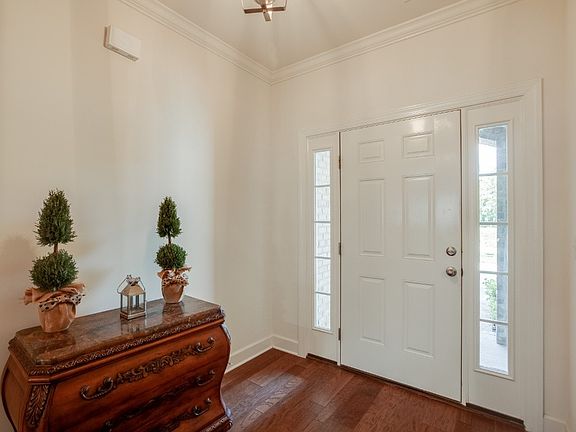 3rd image of 1089 Crossfield Dr