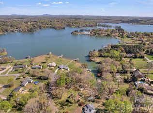2912 Waterside Dr, Shelby, NC 28150