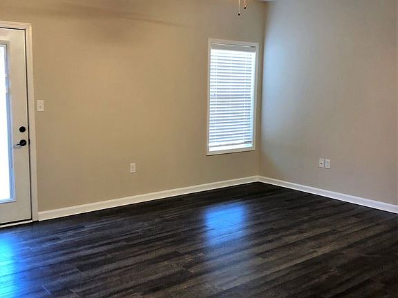 3rd image of 2796 Fitzgerald Industrial Dr APT E4