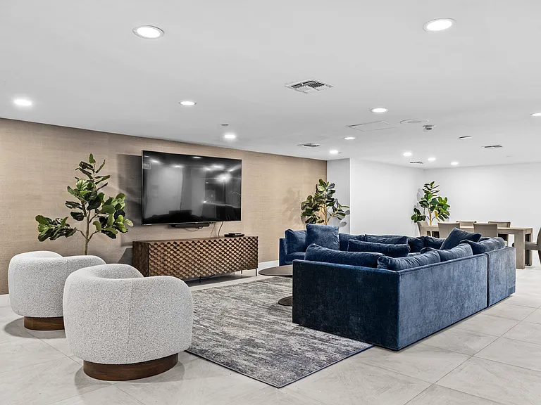 200 N Swall Dr #Penthouse 54 — Photo 15