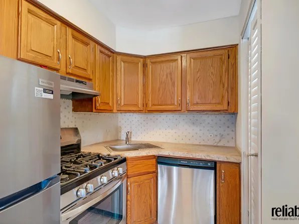 17a Gregory Lane image 3 of 8