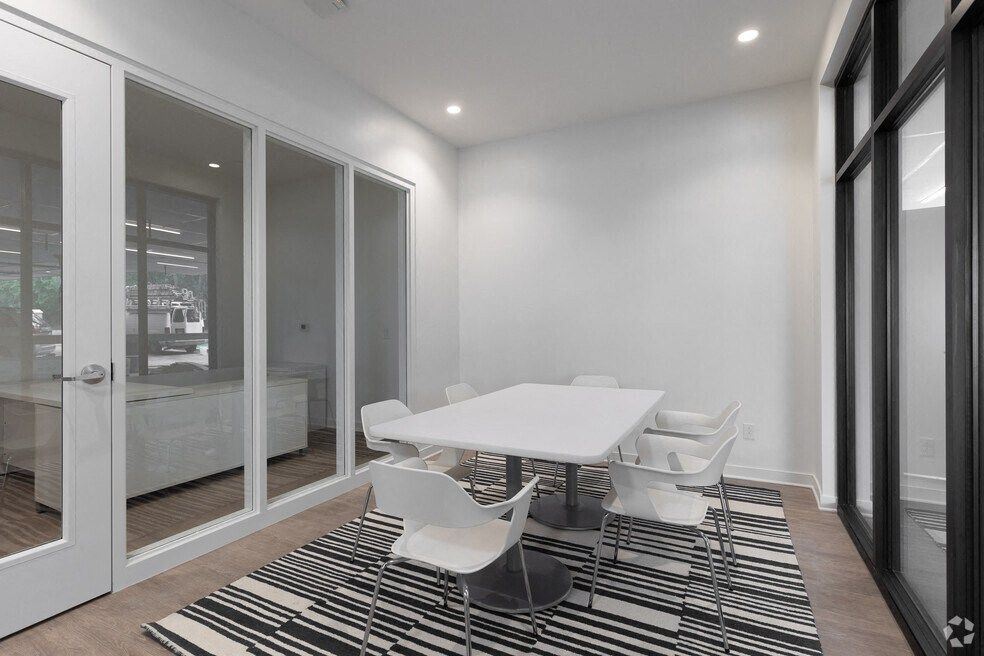 Leasing Office