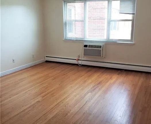 4th image of 70 Grove Hill St APT 3W