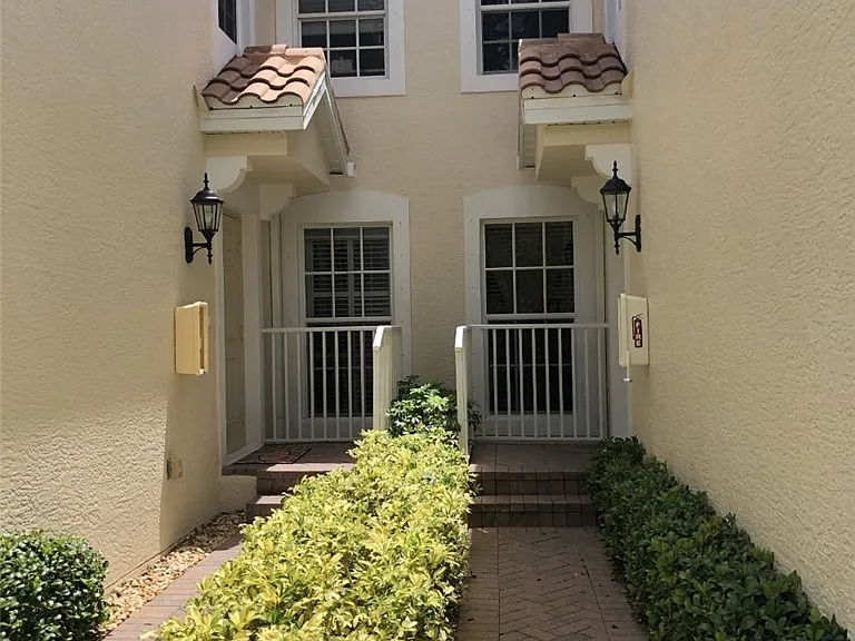 1380 Tiffany Ln #2204 — Photo 2