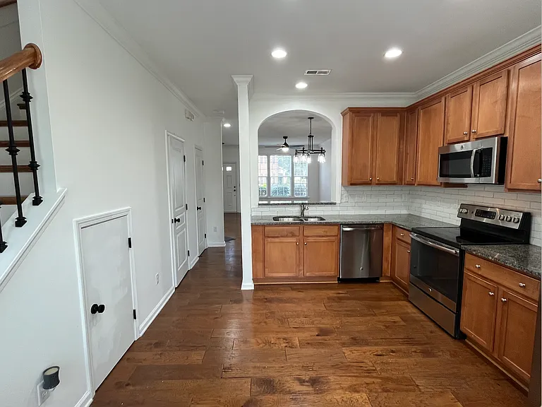 615 Cupola Dr — Photo 4