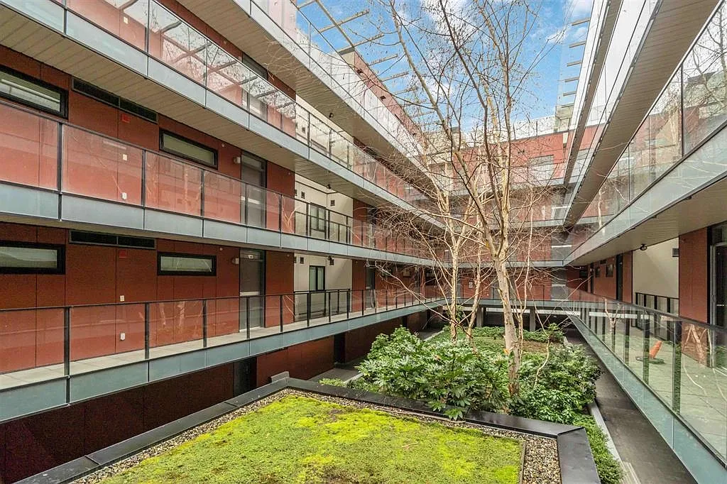 2 bed, 900 sqft, $3,800 — Photo 4
