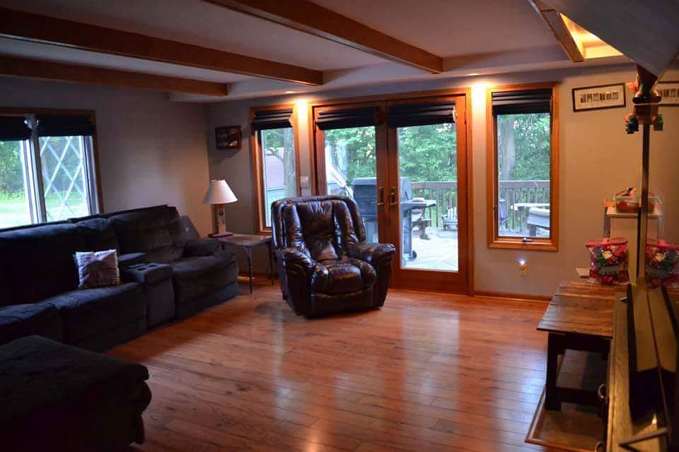 1st image of 4872 Leonard St