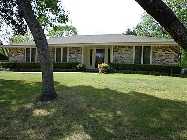 1st image of 610 W Red Bird Ln
