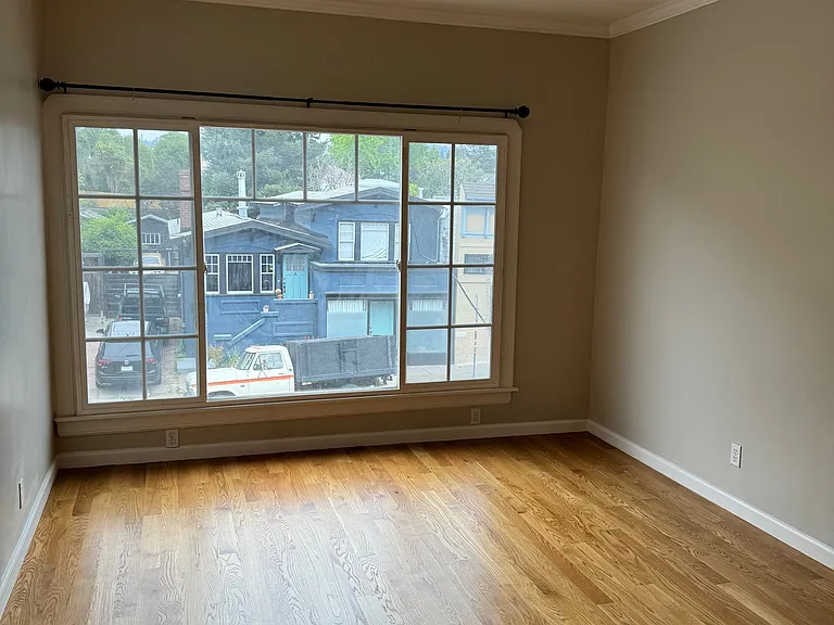 1517 Macarthur Blvd #11 — Photo 6
