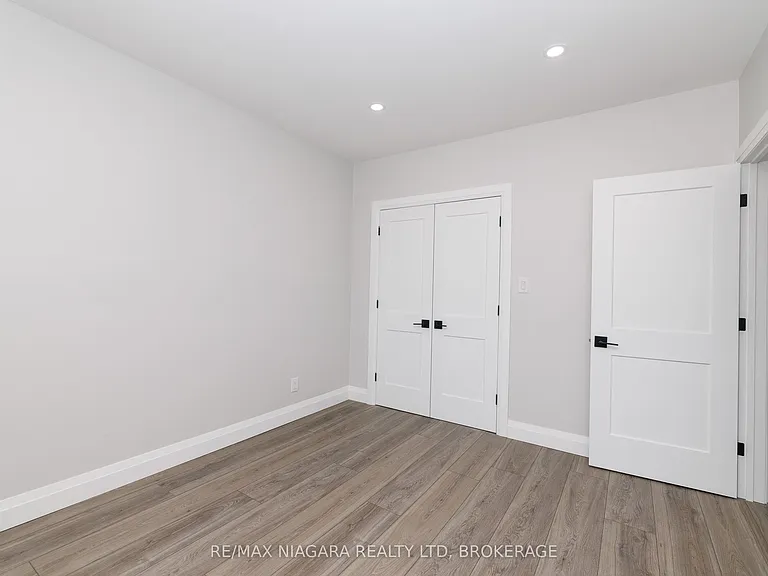 2 Lewis St #4 — Photo 14
