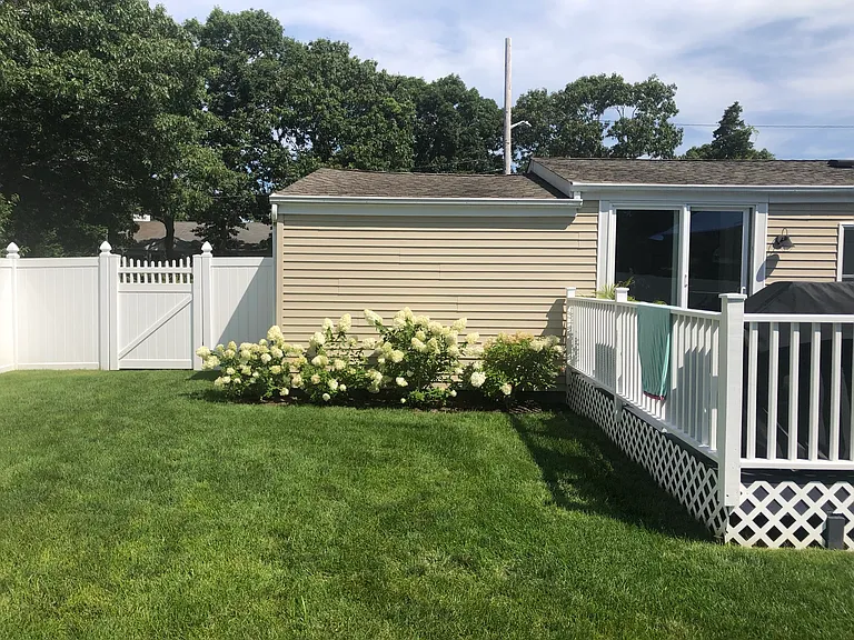 30 Tulip Ave — Photo 12