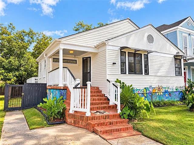 3 bed, 4.0 bath, 1322 sqft, $2,100 — Photo 1