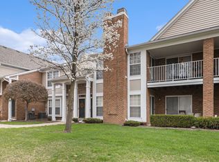 4138 Berkshire Dr #100, Sterling Heights, MI