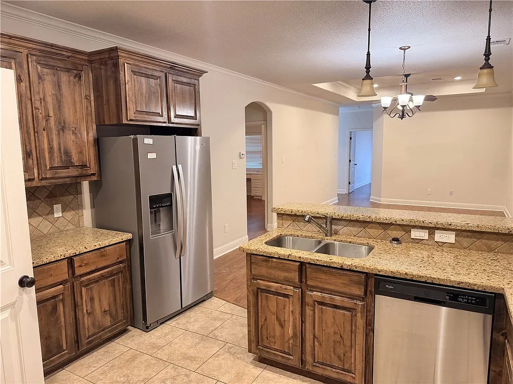 3 bed, 1358 sqft, $1,850 — Photo 4