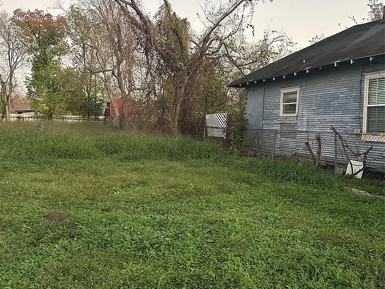 1108 Gregg St — Photo 3