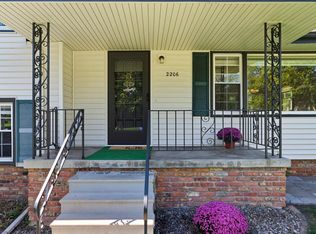 2206 Ridgewood Ave, Omaha, NE 68124