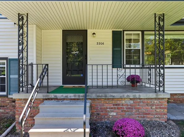 2206 Ridgewood Ave, Omaha, NE 68124