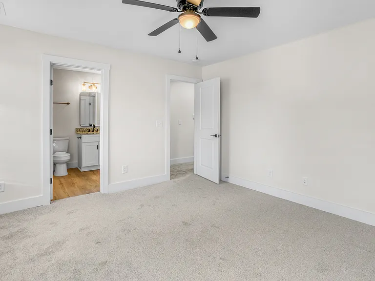 303 S 2nd Ave — Photo 10