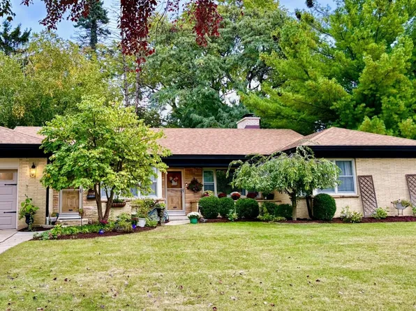 (undisclosed Address), Elgin, IL 60123