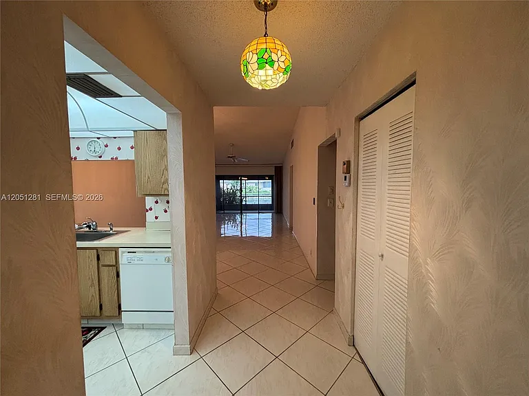 6453 Pinehurst Cir W #B25 — Photo 9