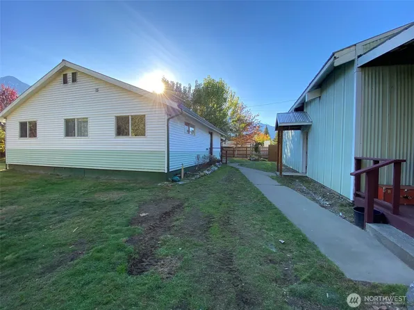 752 Clear Creek Rd., Darrington, WA 98241