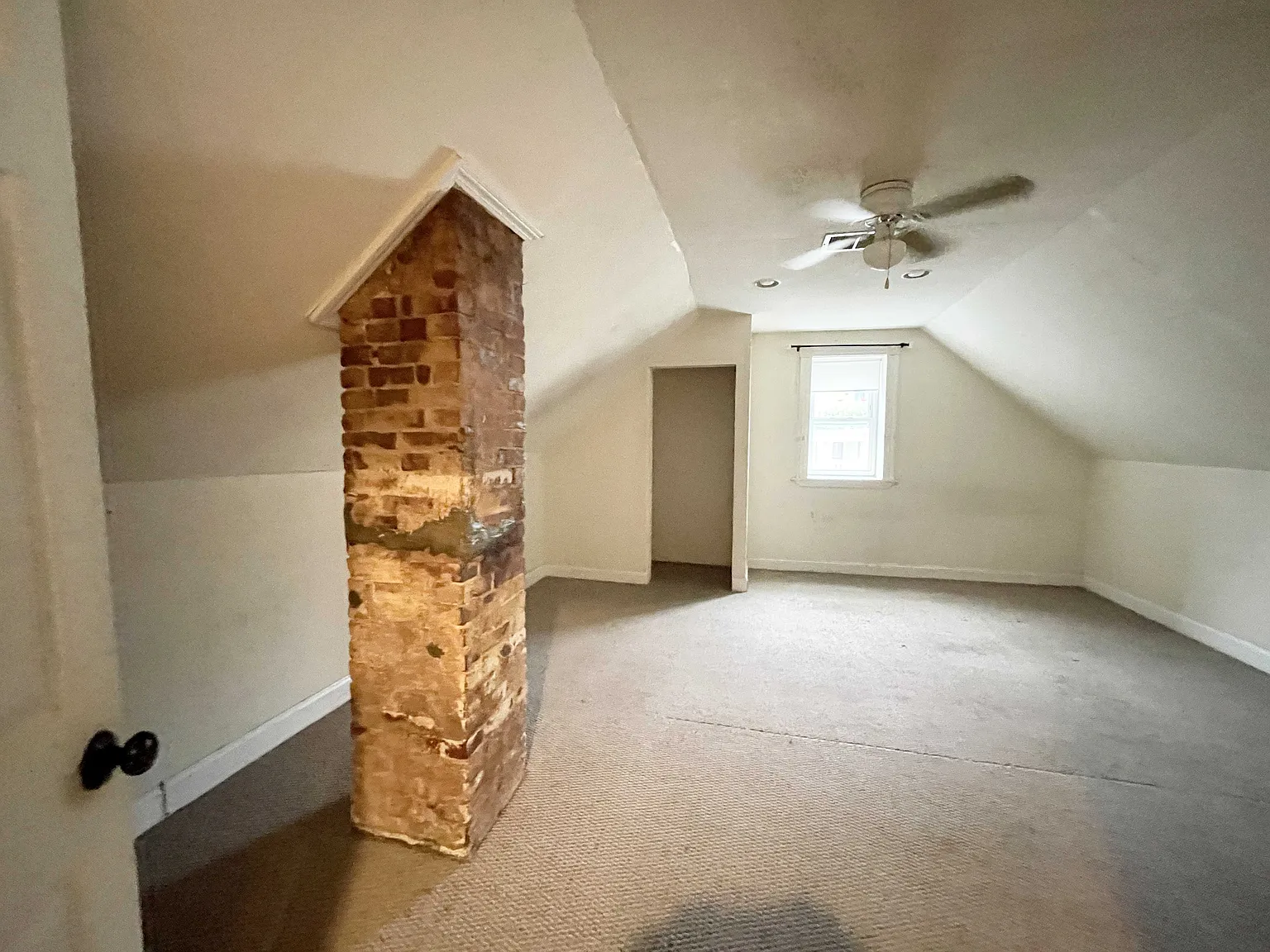 5 bed, $5,200 — Photo 4