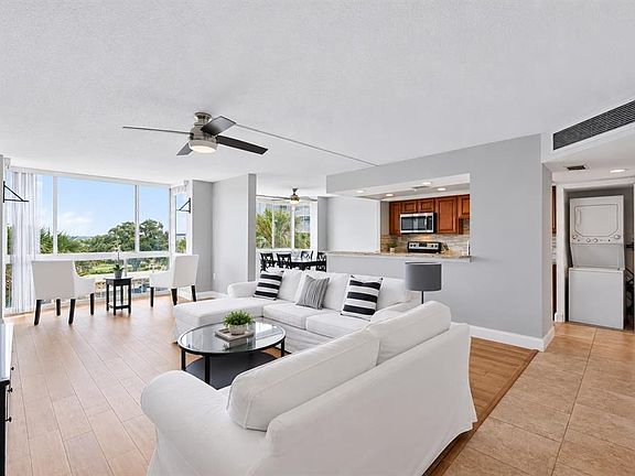 3rd image of 644 ISLAND WAY #406