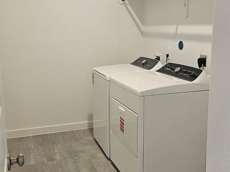 1402 Copeland Dr — Photo 12