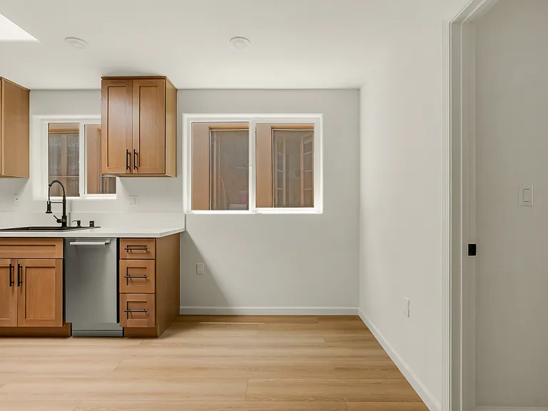 2233 Merton Ave #2 — Photo 7