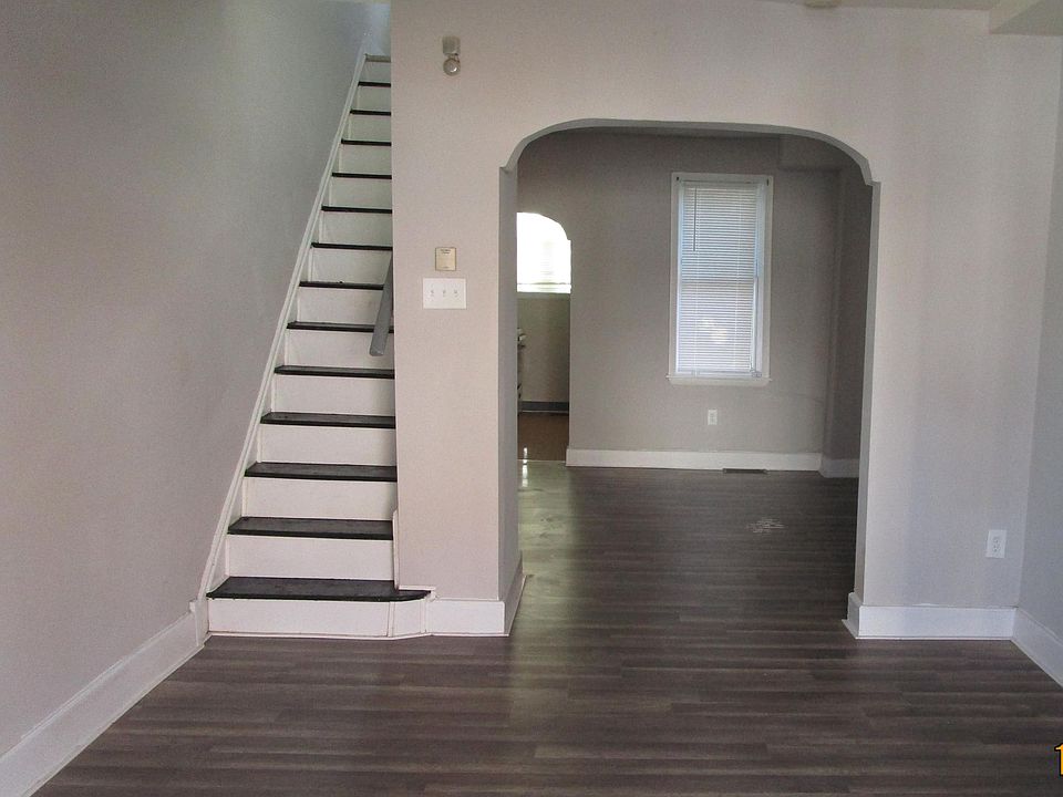 1st image of 158 W Luray St