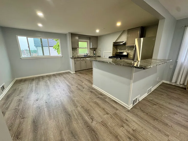 347 E 29th St #2 — Photo 7