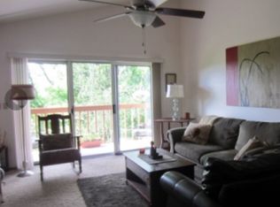 18 Ridgeview Ct APT 8, Madison, WI 53704