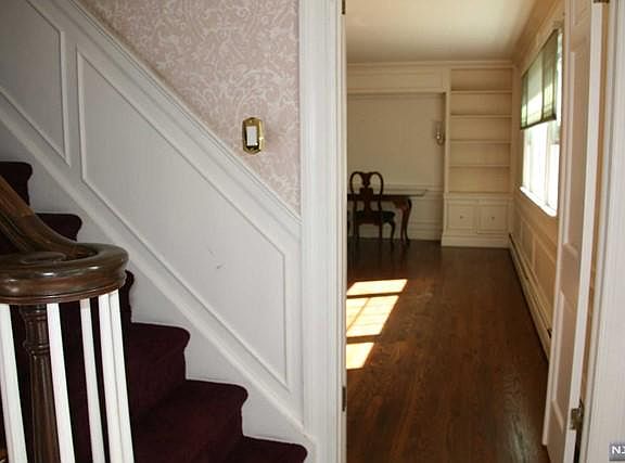 3rd image of 90 Ronald Ct
