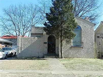 2806 E 5th Ave