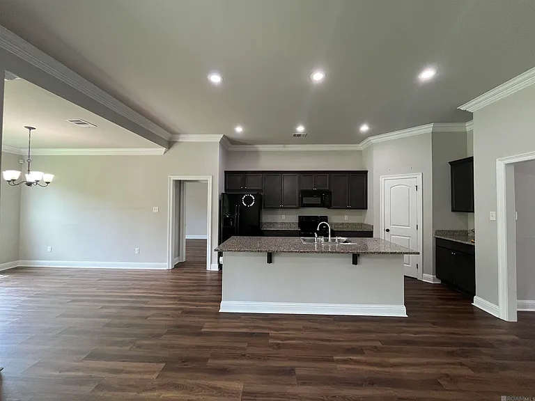1303 Hickory Creek Dr — Photo 8